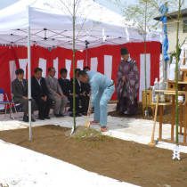 新座で新築病院の地鎮祭風景です。