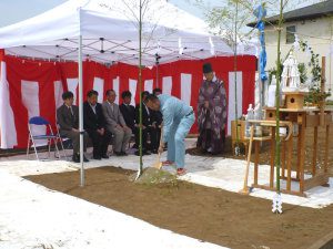新座で新築病院の地鎮祭風景です。