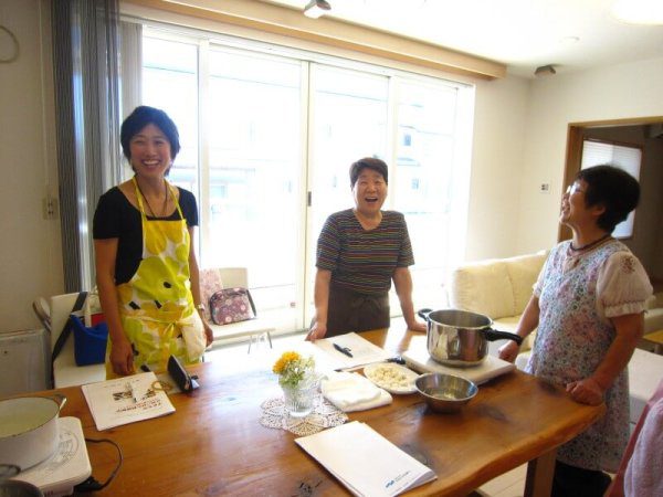 みんなで豆腐白玉をつくる