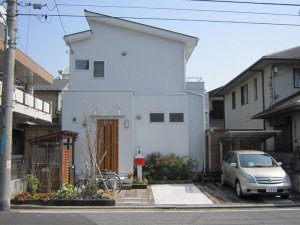 おしゃれな埼玉県さいたま市内の耐震住宅事例