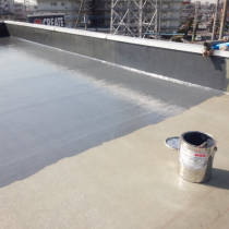 屋上防水リフォーム中(防水施工・中塗り)