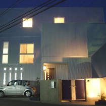 おしゃれな3階建て耐震住宅の新築(埼玉県さいたま市)