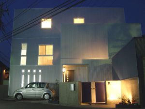 おしゃれな３階建て耐震住宅の新築（埼玉県さいたま市）