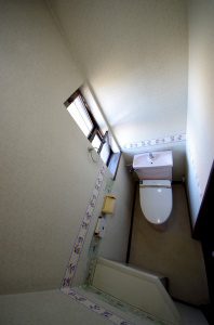 リフォーム前のトイレの全景