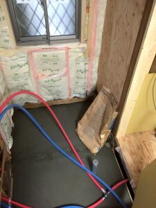 お風呂の床のコンクリート打設