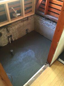 ユニットバスを設置する前のコンクリート打ち