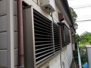 可動式ルーバーの設置